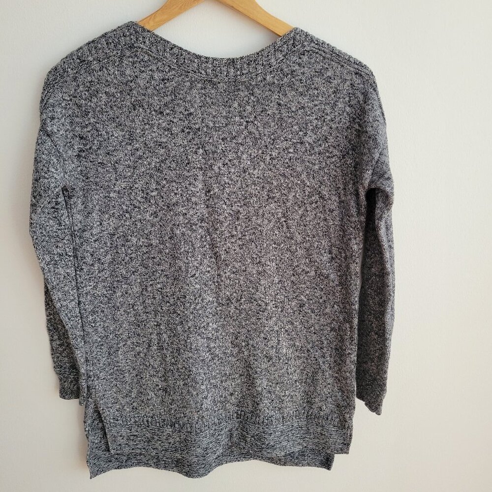 Old Navy Grey Knit Sweater